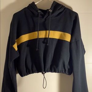 cropped hoodie